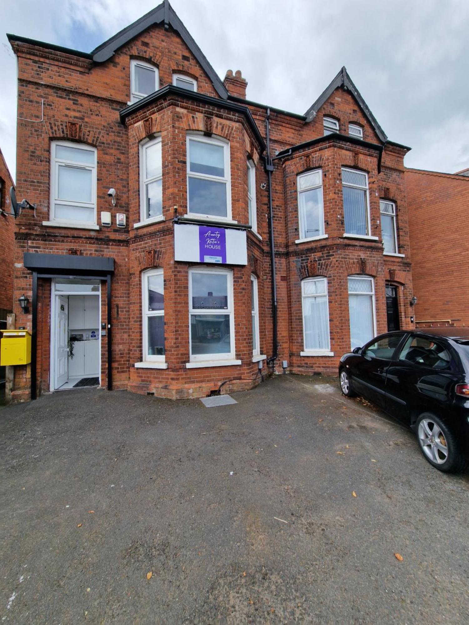 Aunty Katie'S House, Ni Tourist Board Certified & Located On The Main Oldpark Road To Belfast, With Free Continental Breakfast & Free Ultra Fast Sky Internet, Free Sky Sports & Free Sky Cinema, Self-Check In After 10Pm Gmt Hostel Ngoại thất bức ảnh