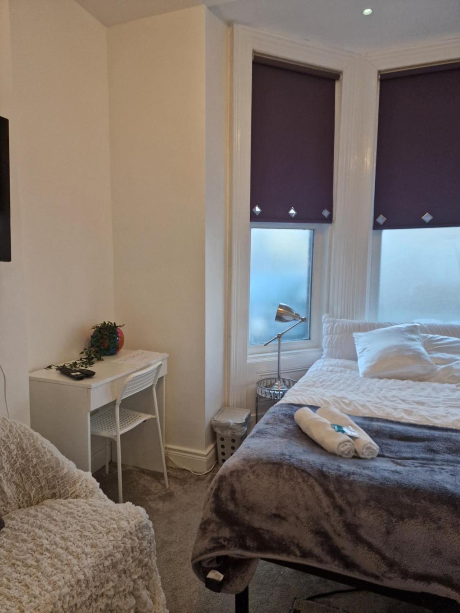 Aunty Katie'S House, Ni Tourist Board Certified & Located On The Main Oldpark Road To Belfast, With Free Continental Breakfast & Free Ultra Fast Sky Internet, Free Sky Sports & Free Sky Cinema, Self-Check In After 10Pm Gmt Hostel Ngoại thất bức ảnh