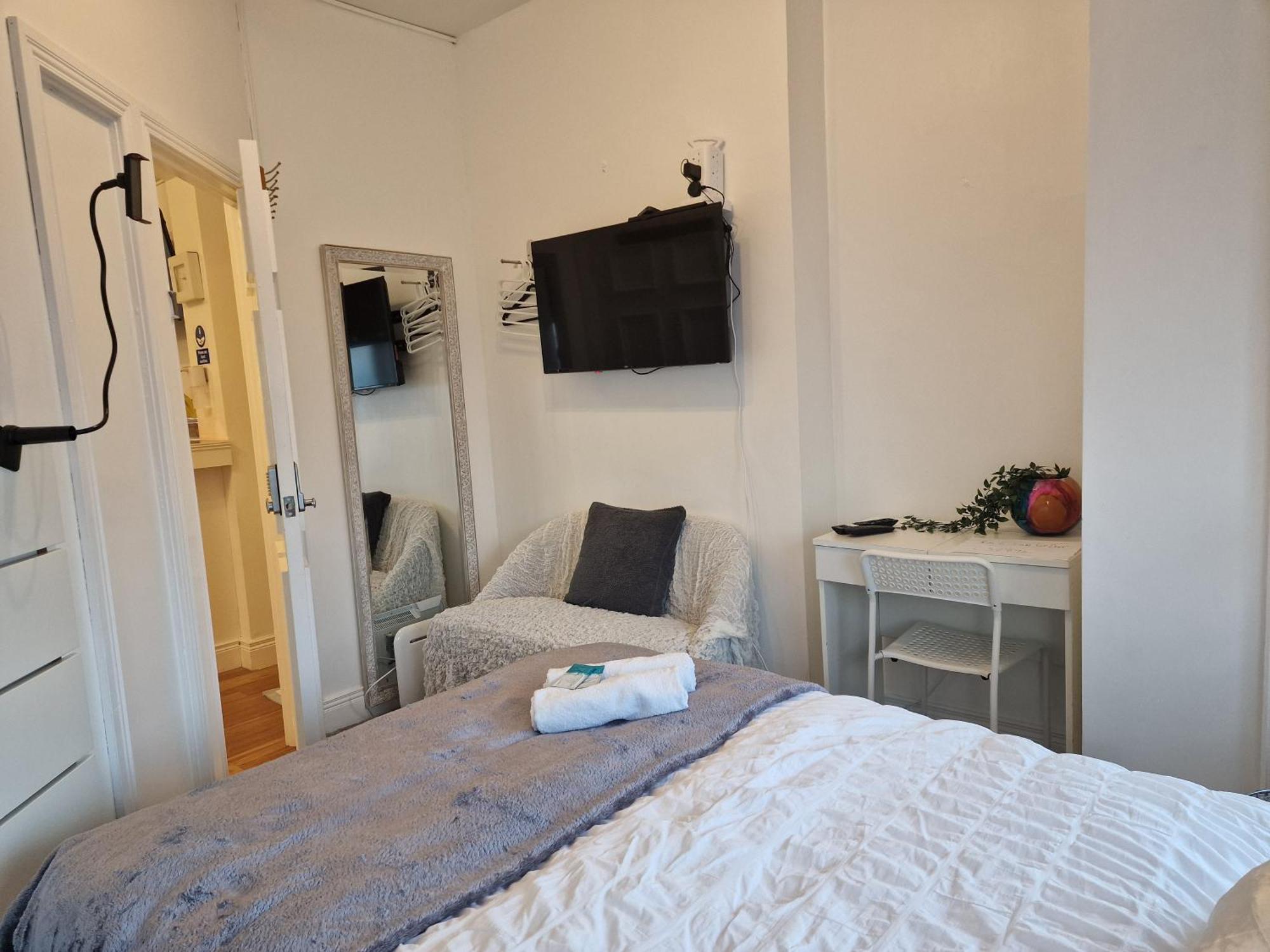 Aunty Katie'S House, Ni Tourist Board Certified & Located On The Main Oldpark Road To Belfast, With Free Continental Breakfast & Free Ultra Fast Sky Internet, Free Sky Sports & Free Sky Cinema, Self-Check In After 10Pm Gmt Hostel Ngoại thất bức ảnh