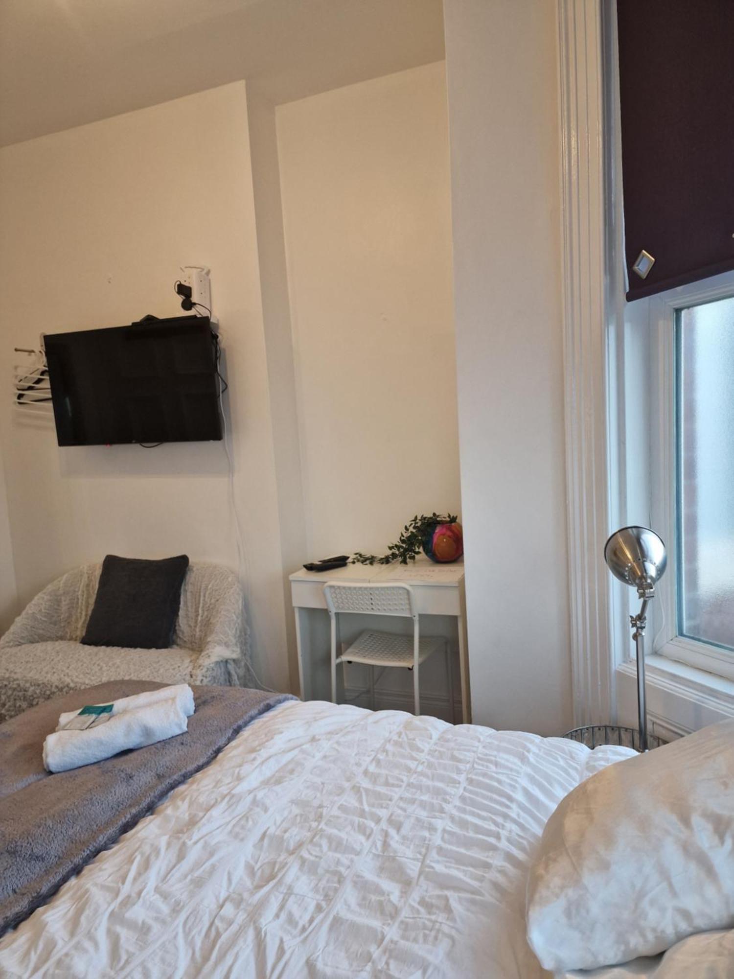 Aunty Katie'S House, Ni Tourist Board Certified & Located On The Main Oldpark Road To Belfast, With Free Continental Breakfast & Free Ultra Fast Sky Internet, Free Sky Sports & Free Sky Cinema, Self-Check In After 10Pm Gmt Hostel Ngoại thất bức ảnh